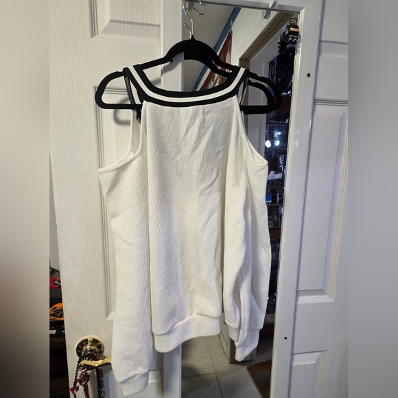 Bundle Of 4 - Picture 2 of 8